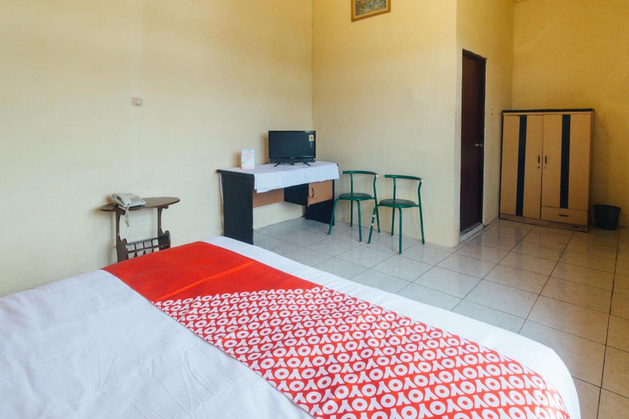 OYO 2269 Hotel Astika Ambon Exterior foto